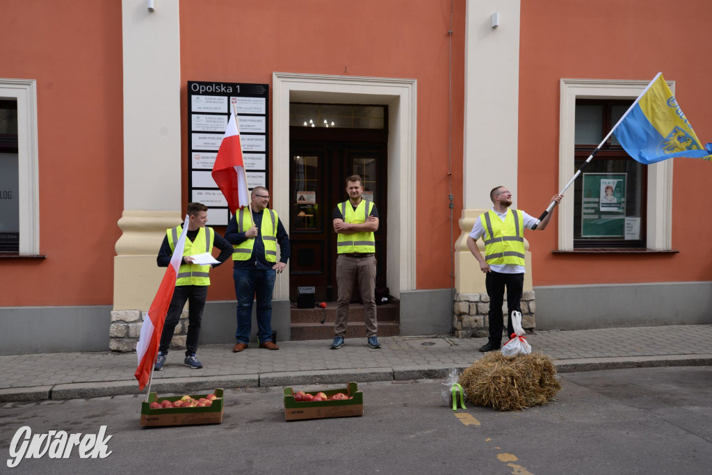 Gnojowica dla posła Głogowskiego. Protest rolników