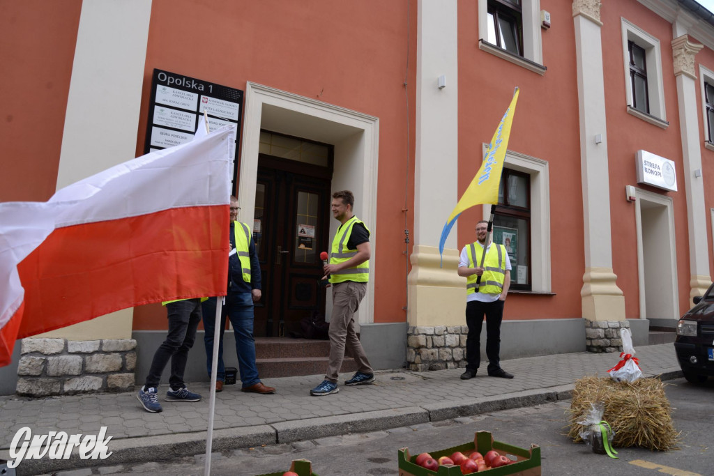 Gnojowica dla posła Głogowskiego. Protest rolników