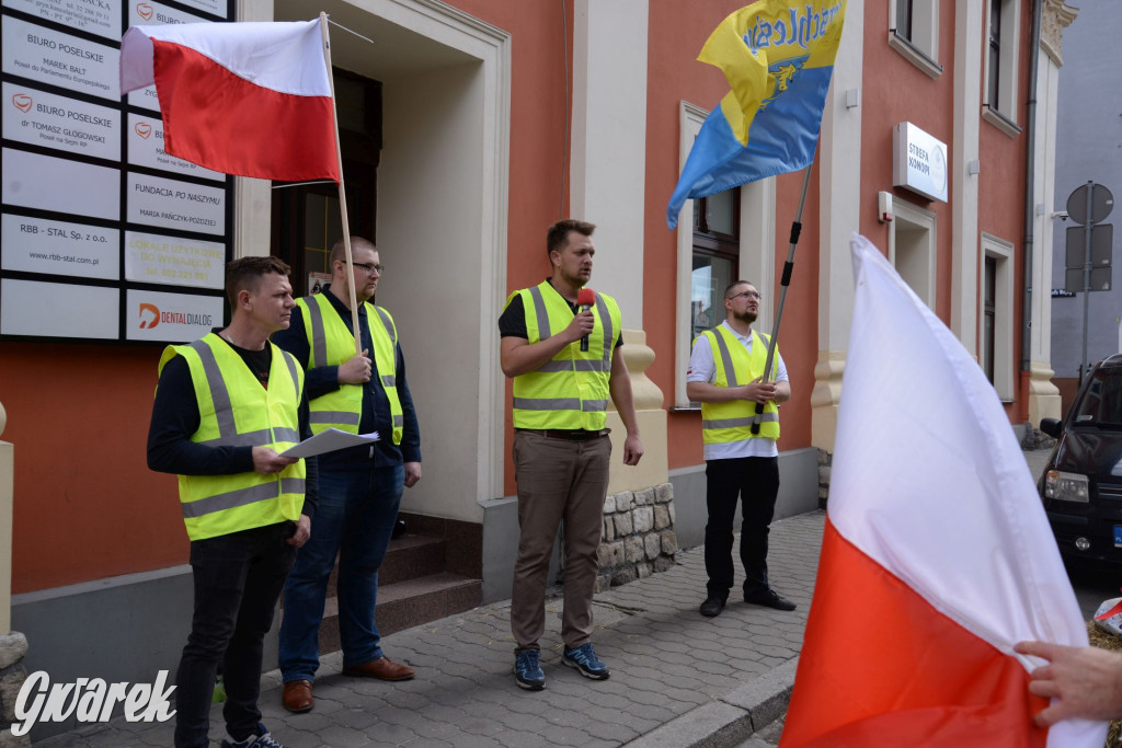 Gnojowica dla posła Głogowskiego. Protest rolników