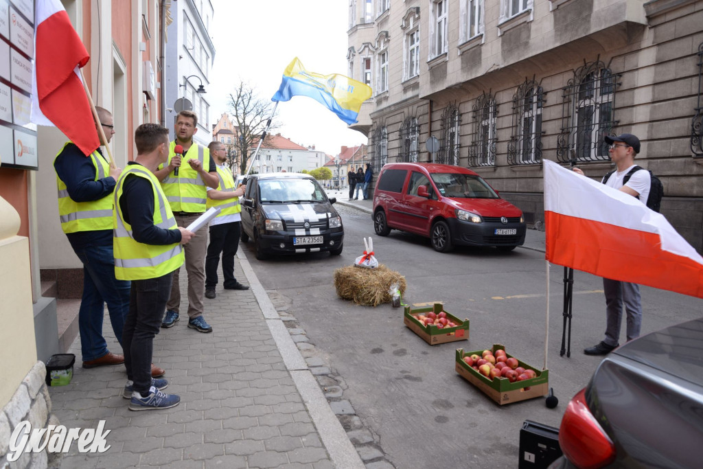 Gnojowica dla posła Głogowskiego. Protest rolników