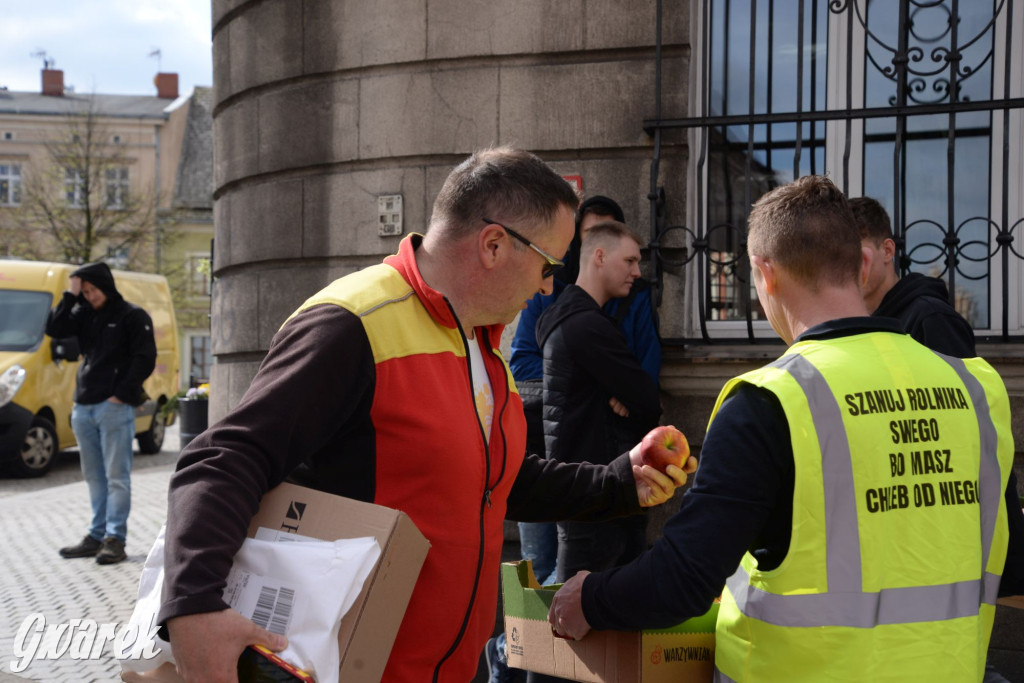 Gnojowica dla posła Głogowskiego. Protest rolników