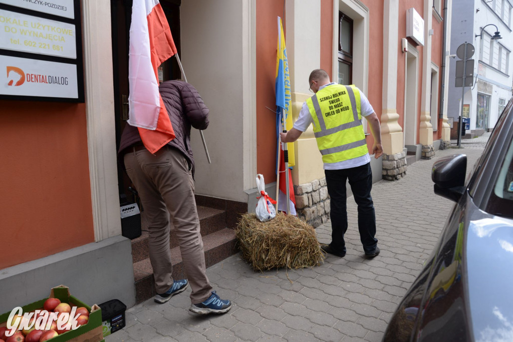 Gnojowica dla posła Głogowskiego. Protest rolników