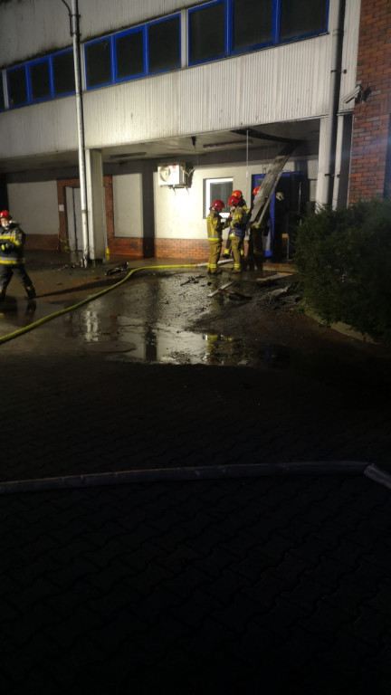 Pożar hali magazynowej z hulajnogami elektrycznymi