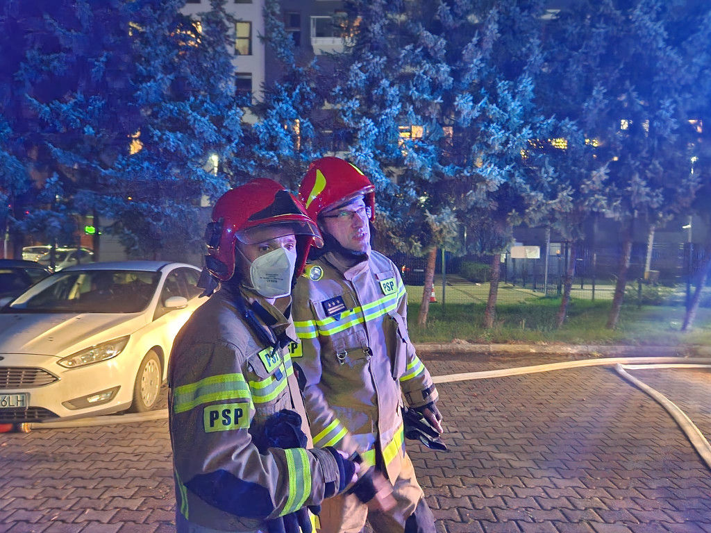 Pożar hali magazynowej z hulajnogami elektrycznymi