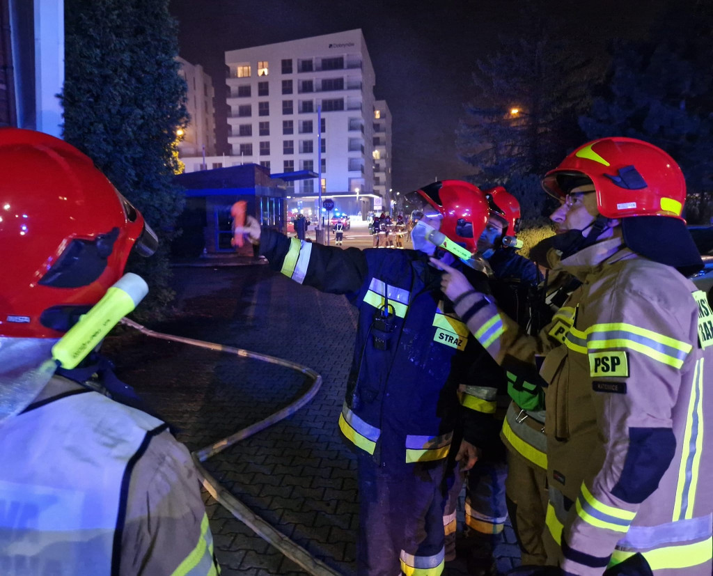 Pożar hali magazynowej z hulajnogami elektrycznymi