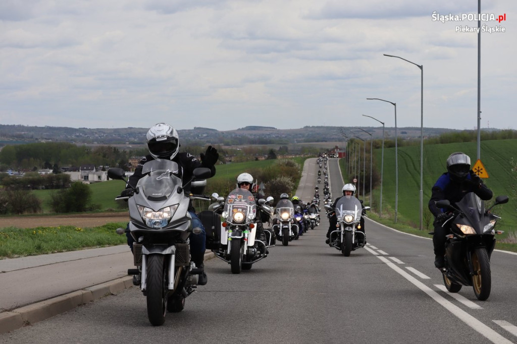 Sezon rozpoczęty. Parada motocyklowa w mieście FOTO