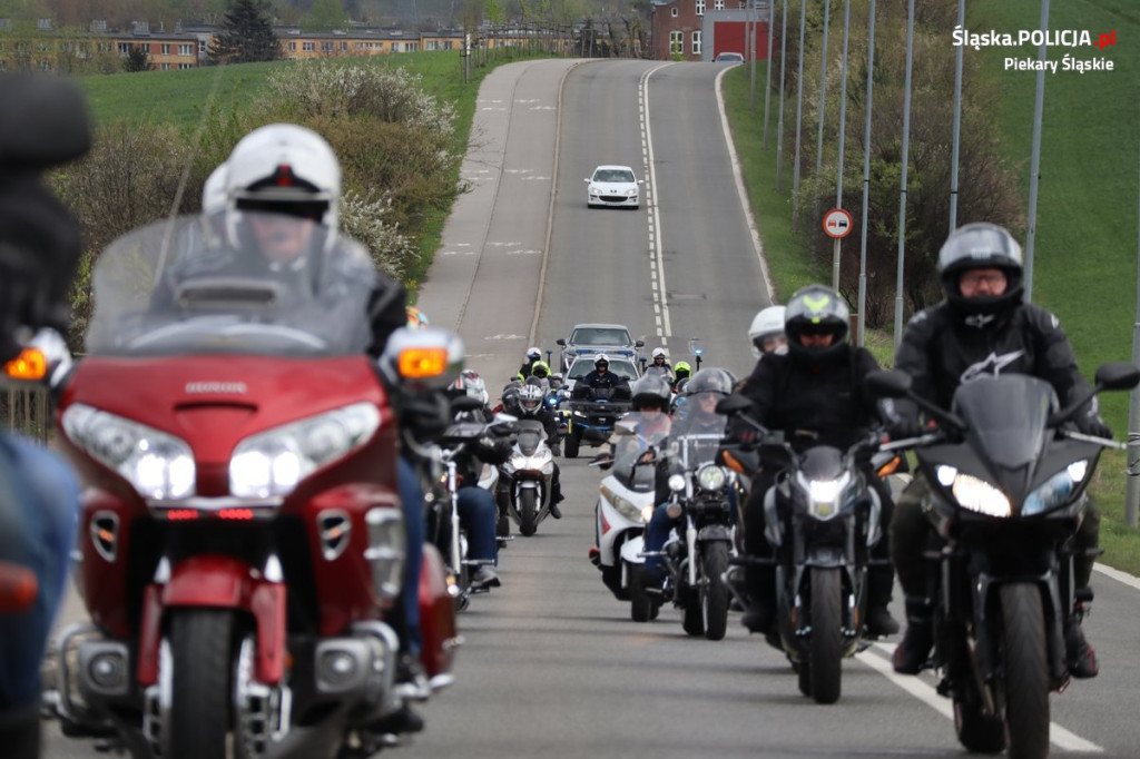 Sezon rozpoczęty. Parada motocyklowa w mieście FOTO