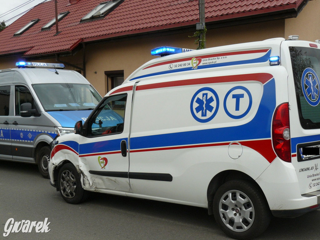 Tarnowskie Góry. Jeepem w ambulans. Kierował 20-latek