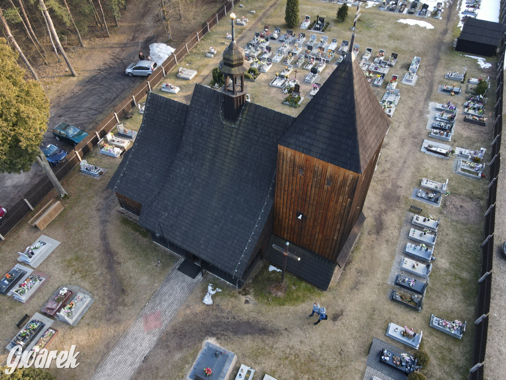 Zabytkowy kościół w Bruśku