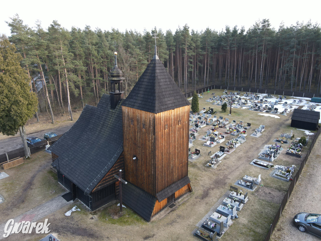 Zabytkowy kościół w Bruśku