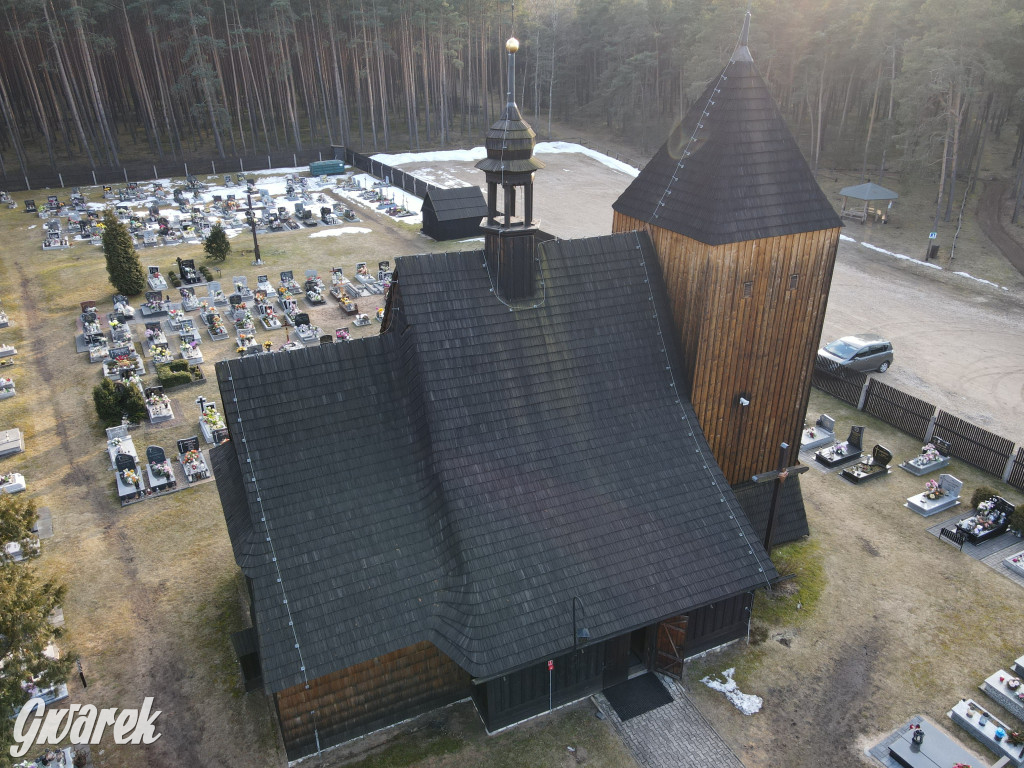 Zabytkowy kościół w Bruśku