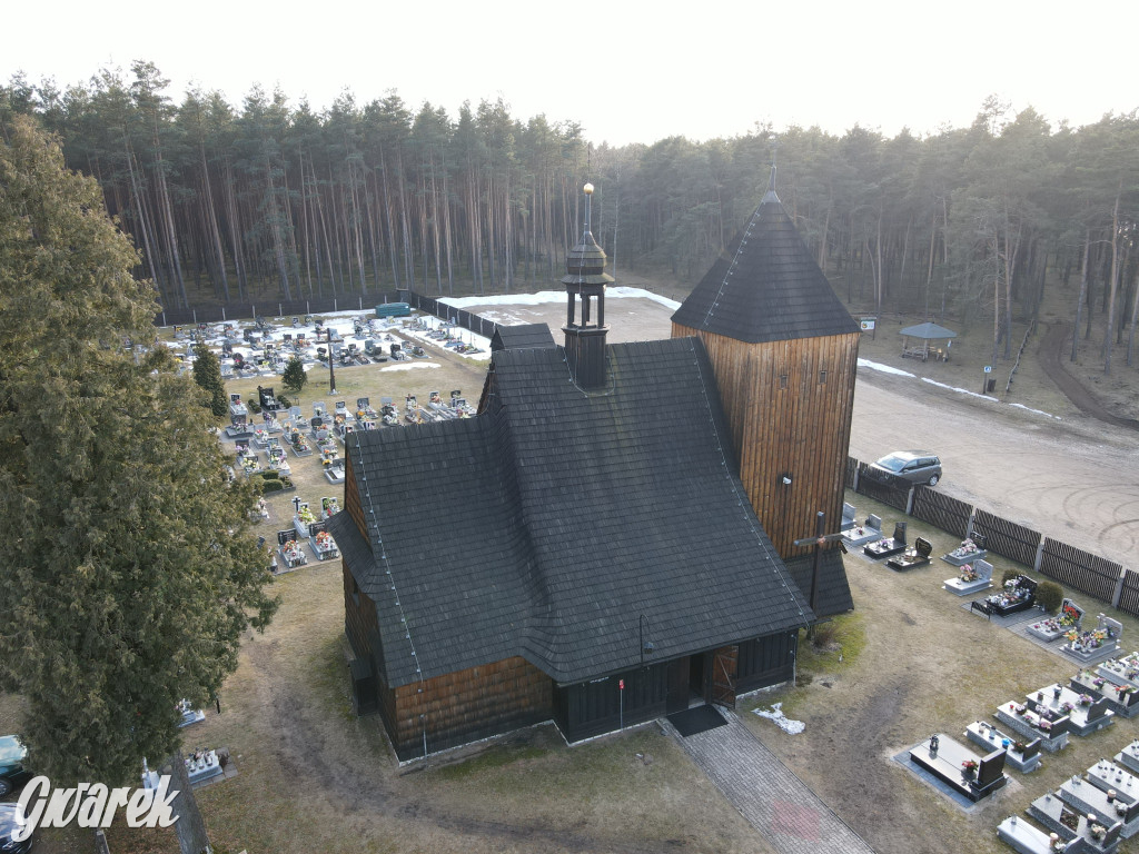 Zabytkowy kościół w Bruśku