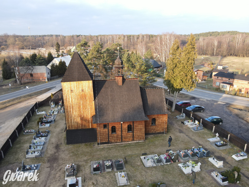 Zabytkowy kościół w Bruśku