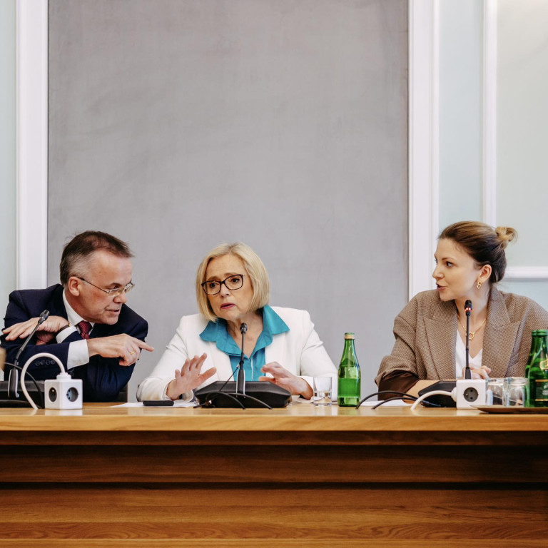 Śląski językiem regionalny. 8 głosów za, 2 przeciw