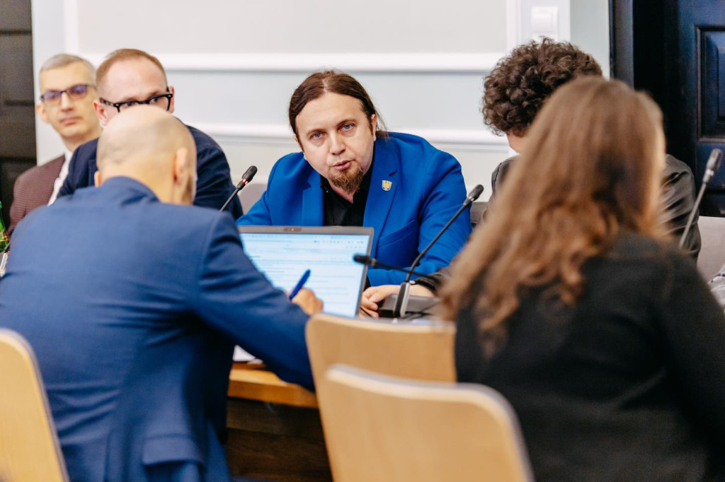 Śląski językiem regionalny. 8 głosów za, 2 przeciw