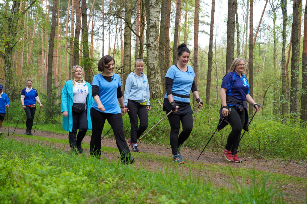 Niebiesko nad zalewem. Spacer dla autyzmu [FOTO]