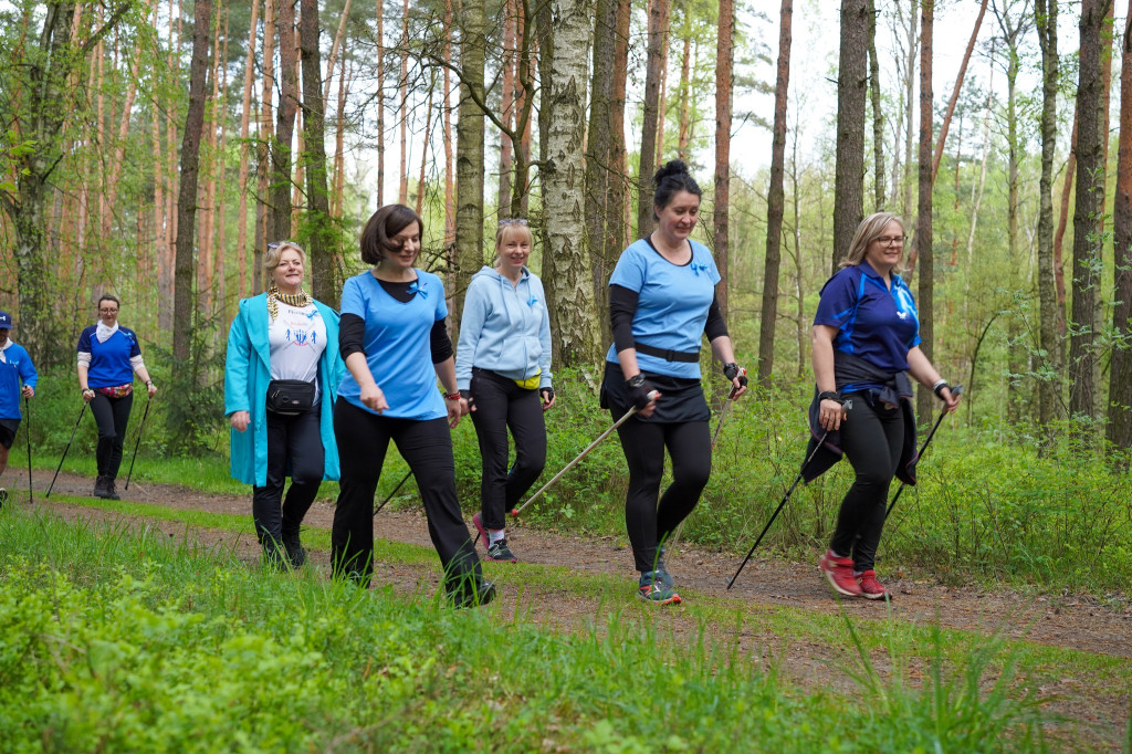 Niebiesko nad zalewem. Spacer dla autyzmu [FOTO]