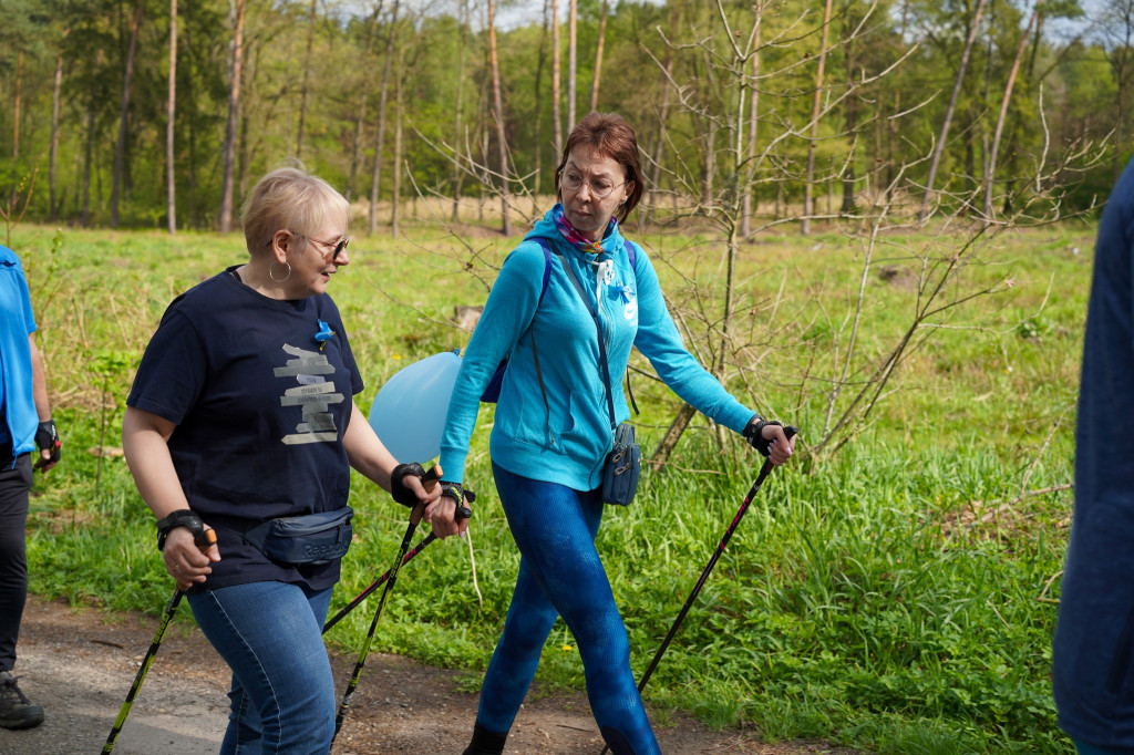 Niebiesko nad zalewem. Spacer dla autyzmu [FOTO]