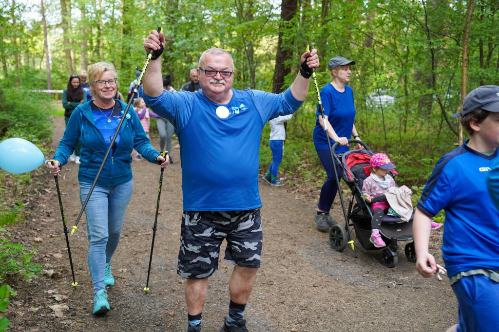Niebiesko nad zalewem. Spacer dla autyzmu [FOTO]