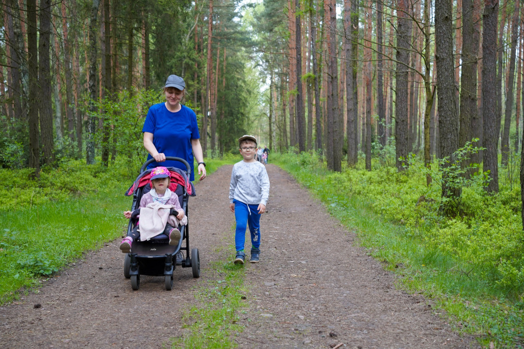 Niebiesko nad zalewem. Spacer dla autyzmu [FOTO]