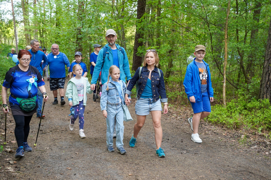 Niebiesko nad zalewem. Spacer dla autyzmu [FOTO]