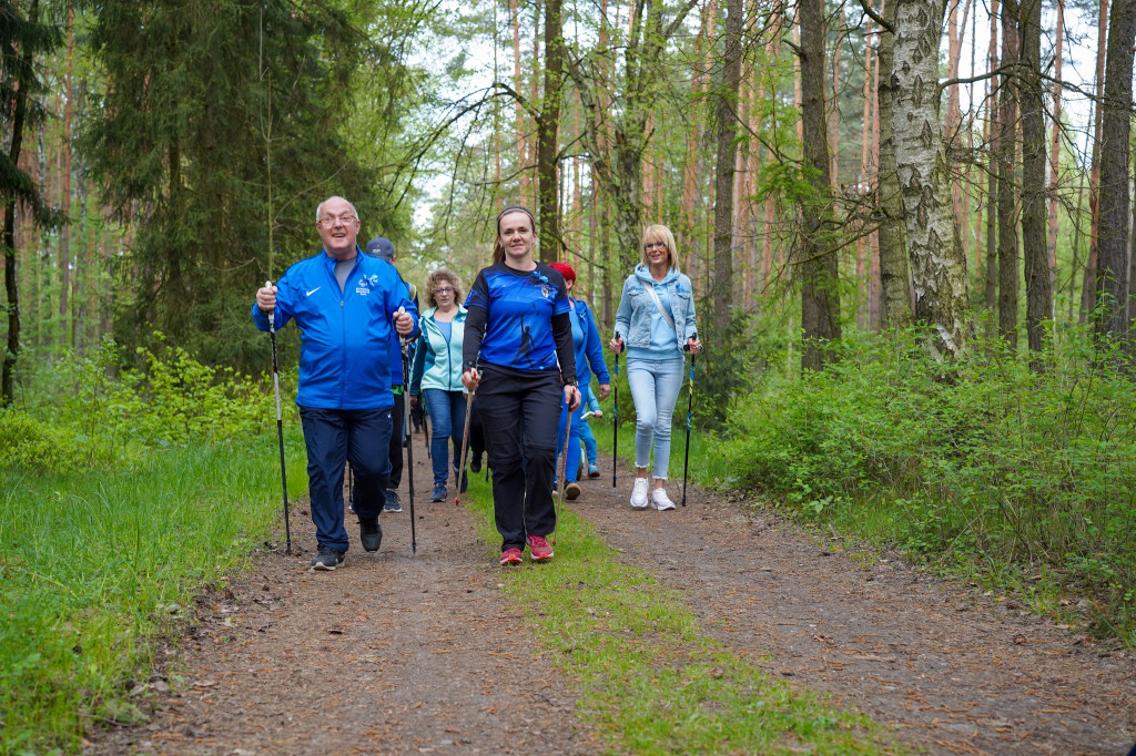 Niebiesko nad zalewem. Spacer dla autyzmu [FOTO]