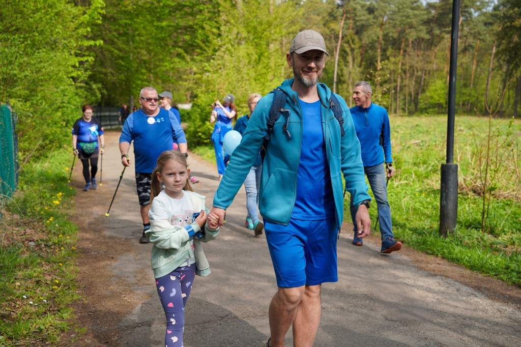 Niebiesko nad zalewem. Spacer dla autyzmu [FOTO]