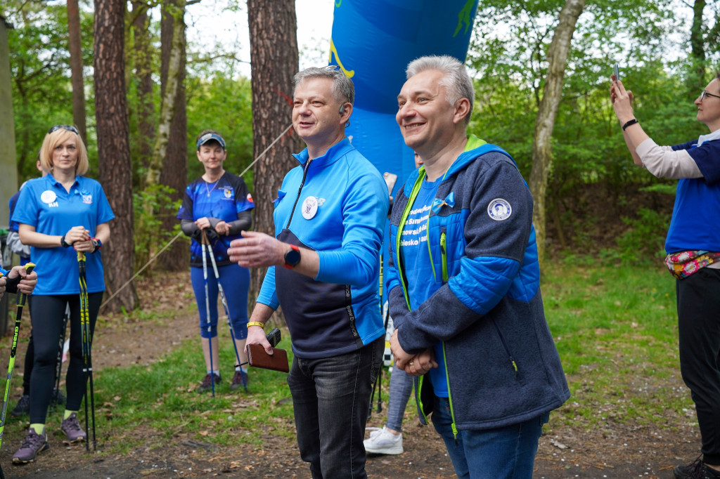Niebiesko nad zalewem. Spacer dla autyzmu [FOTO]