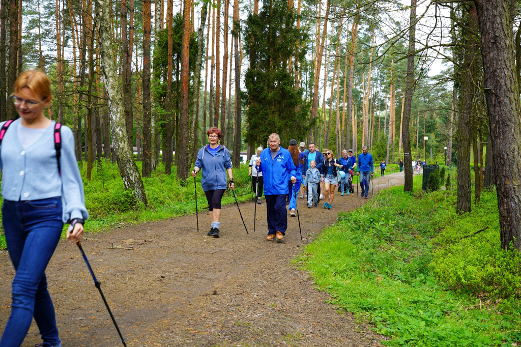 Niebiesko nad zalewem. Spacer dla autyzmu [FOTO]