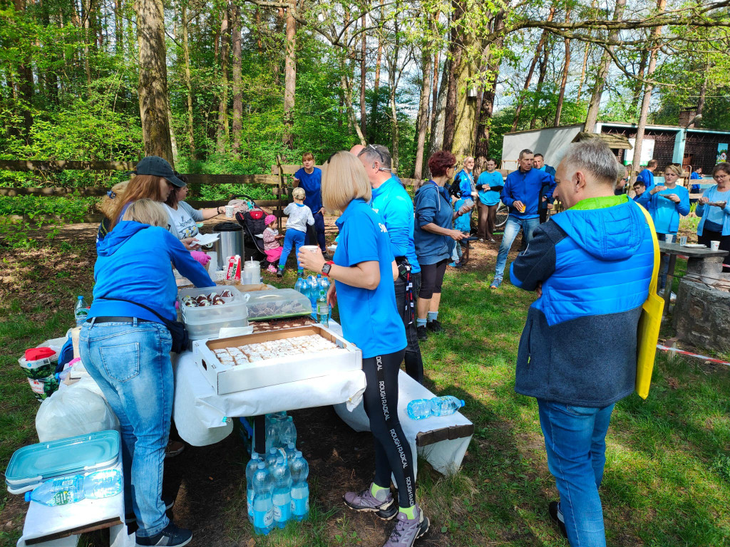 Niebiesko nad zalewem. Spacer dla autyzmu [FOTO]