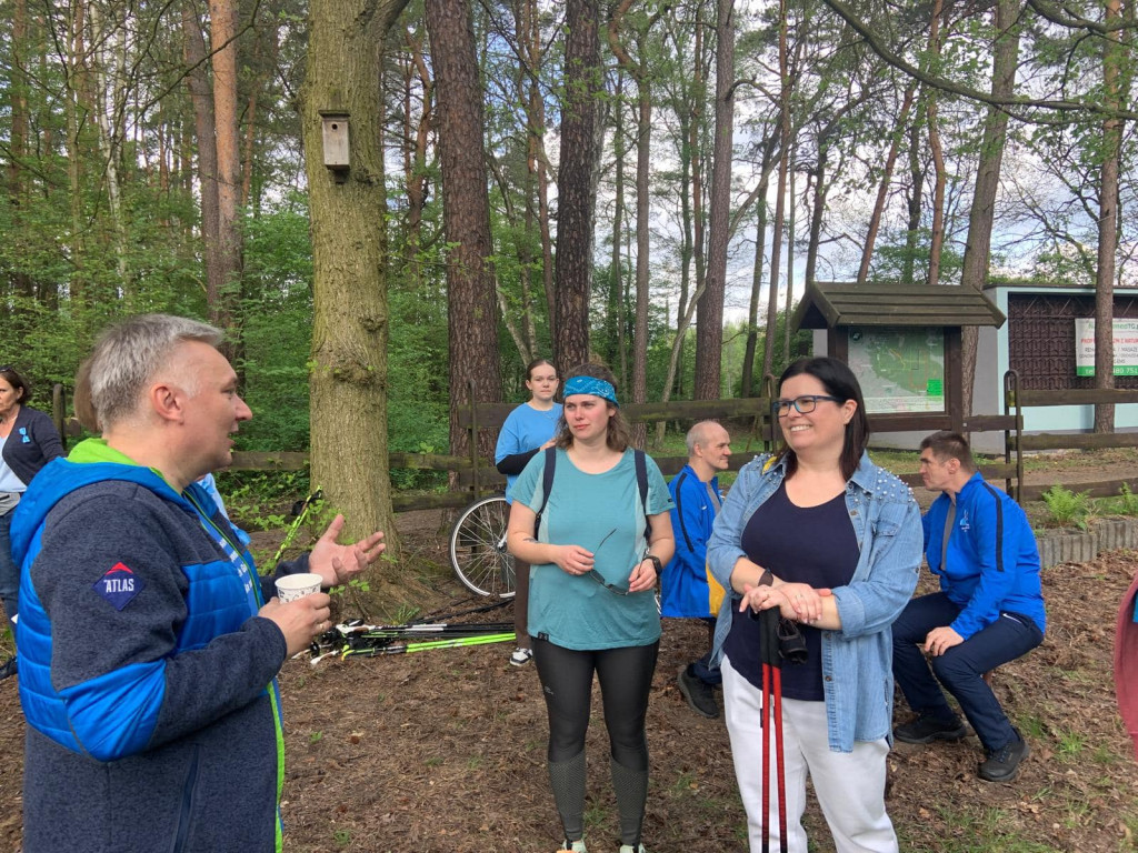 Niebiesko nad zalewem. Spacer dla autyzmu [FOTO]