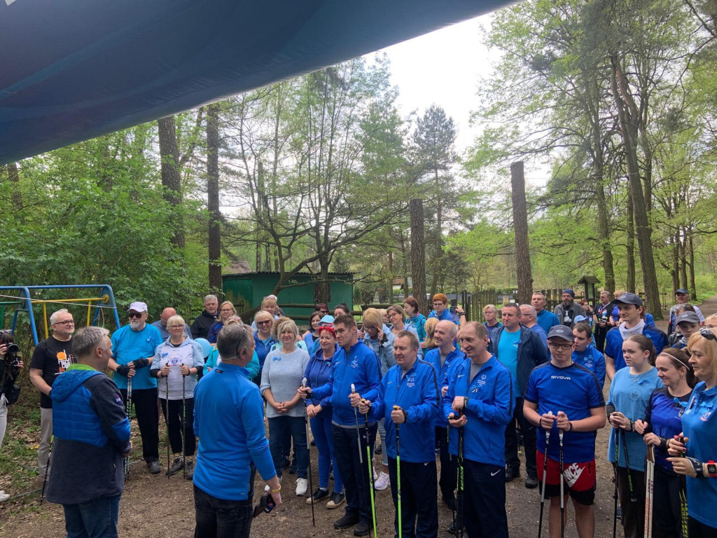 Niebiesko nad zalewem. Spacer dla autyzmu [FOTO]