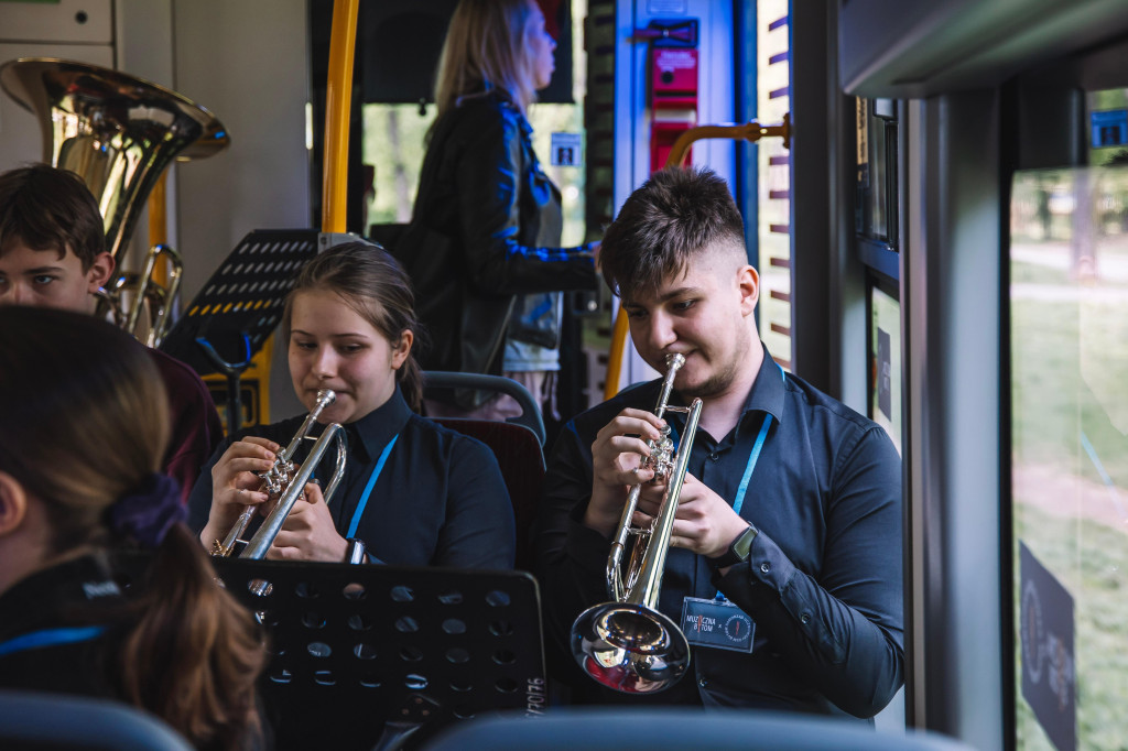 Zagrali koncert w… tramwaju! [ZDJĘCIA]