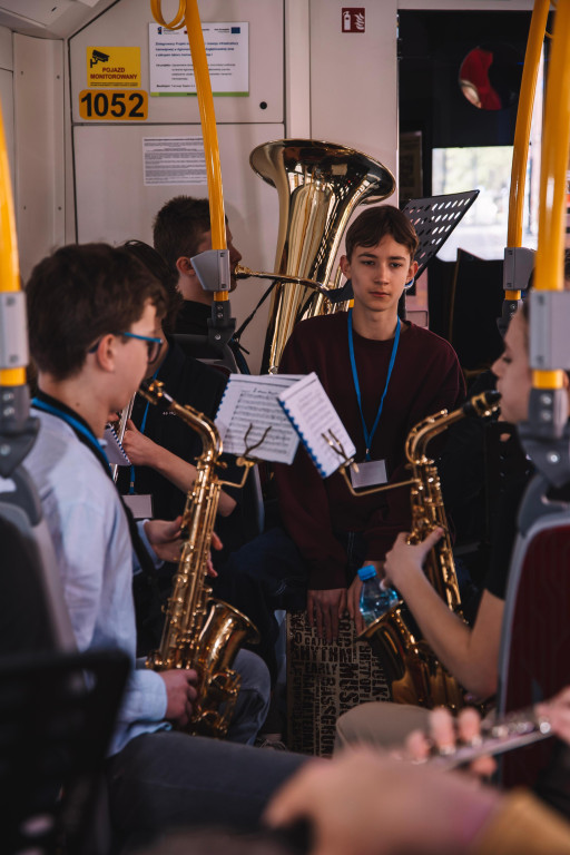 Zagrali koncert w… tramwaju! [ZDJĘCIA]