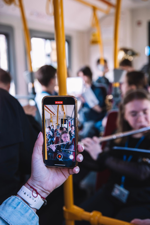 Zagrali koncert w… tramwaju! [ZDJĘCIA]