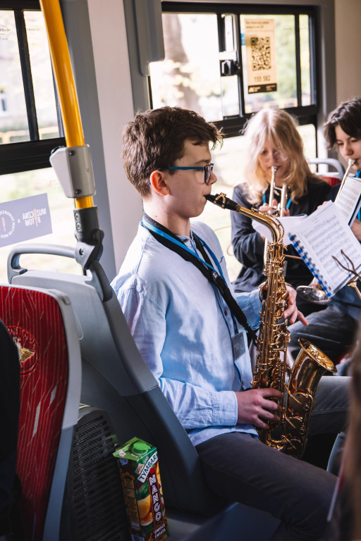 Zagrali koncert w… tramwaju! [ZDJĘCIA]