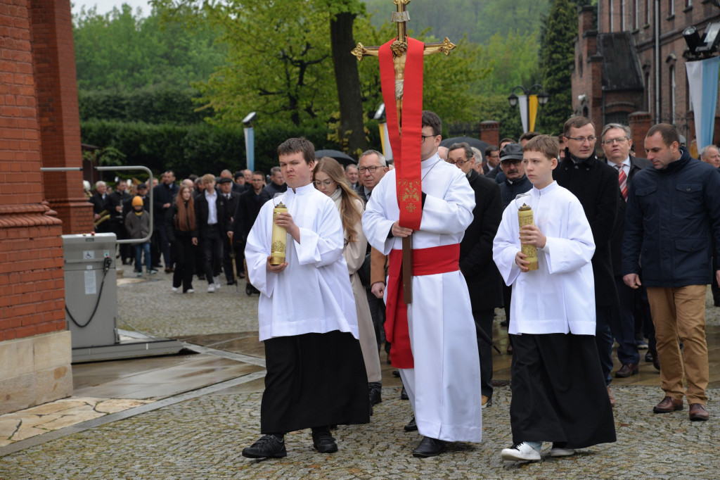 Śnieg z deszczem i odpust w Radzionkowie [FOTO]