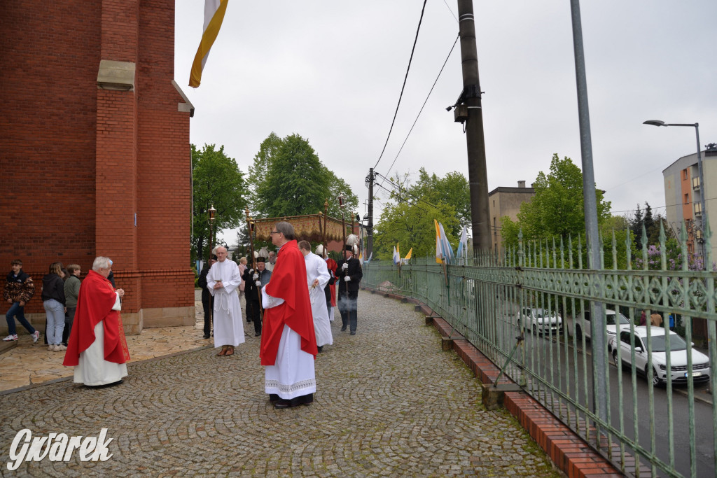 Śnieg z deszczem i odpust w Radzionkowie [FOTO]