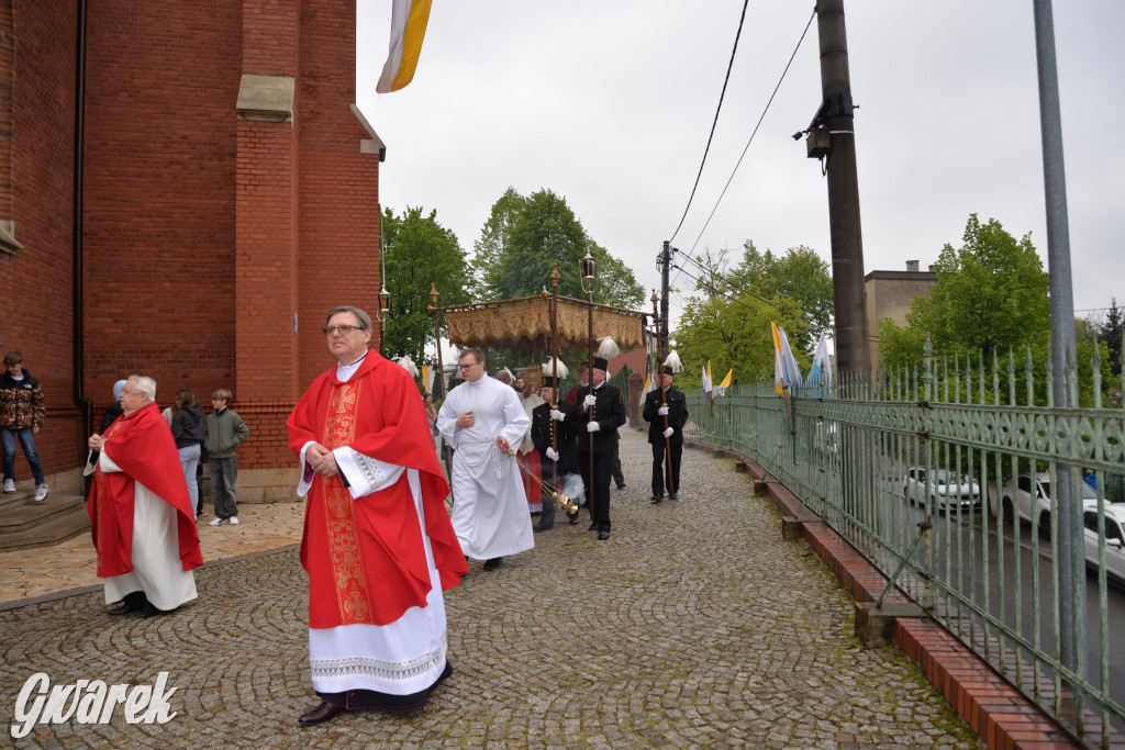 Śnieg z deszczem i odpust w Radzionkowie [FOTO]