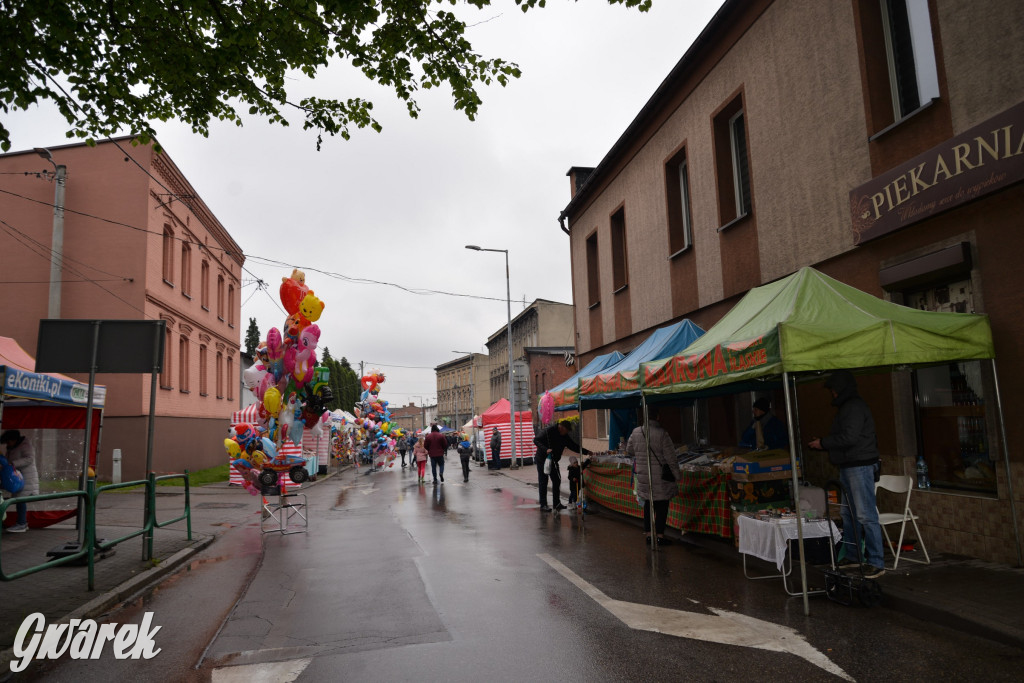 Śnieg z deszczem i odpust w Radzionkowie [FOTO]