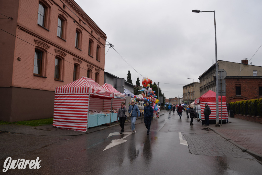 Śnieg z deszczem i odpust w Radzionkowie [FOTO]