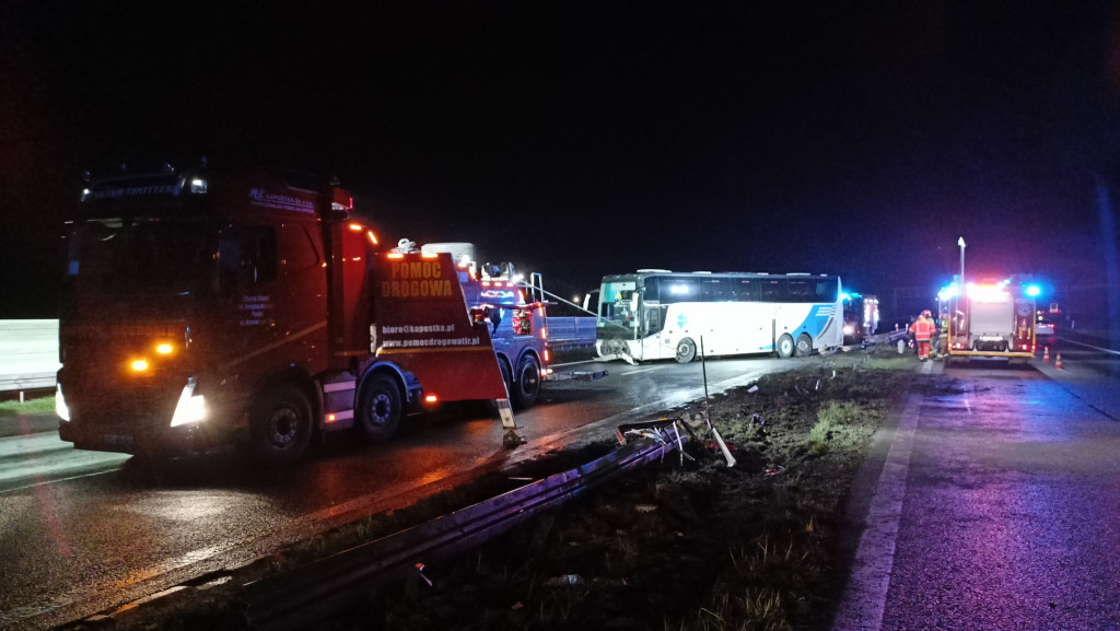 Wjechał autobusem w bariery. W środku 39 pasażerów