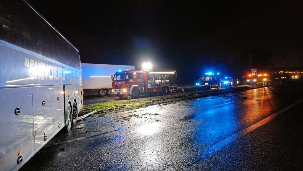 Wjechał autobusem w bariery. W środku 39 pasażerów