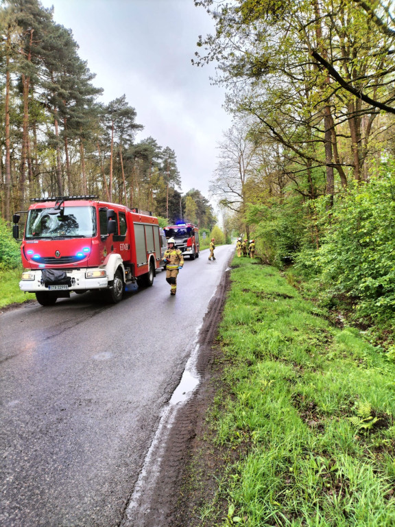 Kierowca audi wjechał w toyotę i uciekł [FOTO]