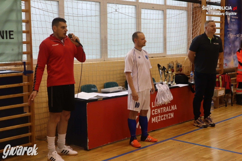 Policjanci lepsi niż rzemieślnicy, strażacy i urzędnicy