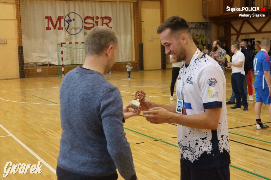 Policjanci lepsi niż rzemieślnicy, strażacy i urzędnicy