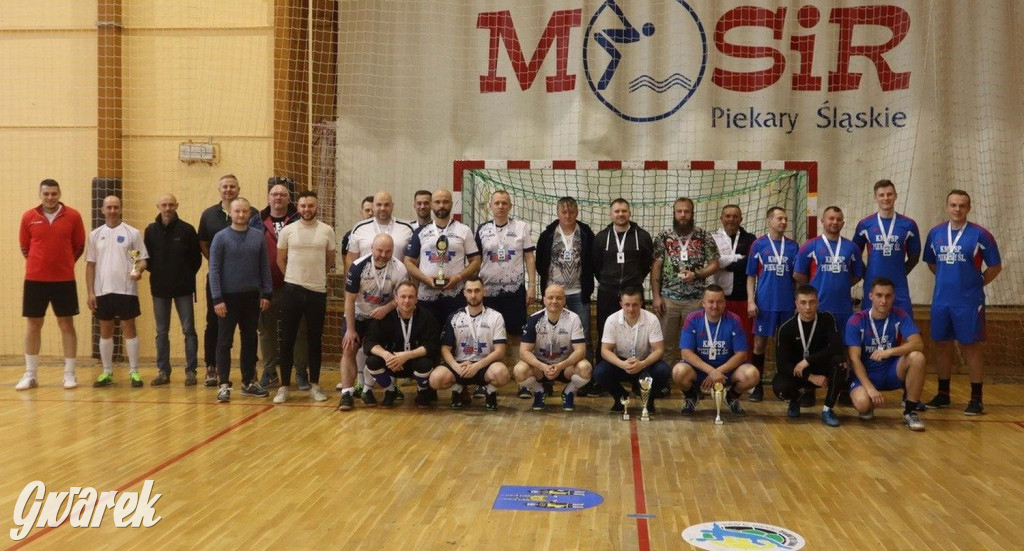 Policjanci lepsi niż rzemieślnicy, strażacy i urzędnicy