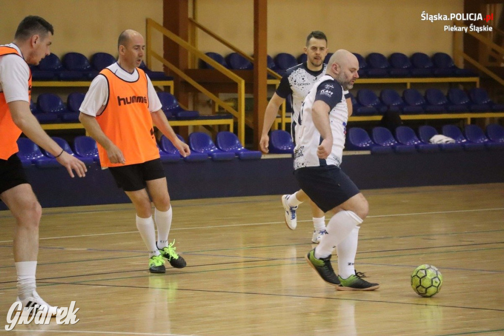 Policjanci lepsi niż rzemieślnicy, strażacy i urzędnicy