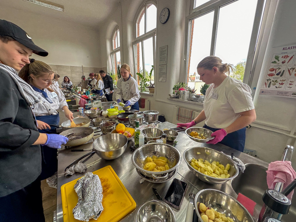 Uczniowie Gastronomika zaskoczyli kreatywnością [FOTO]