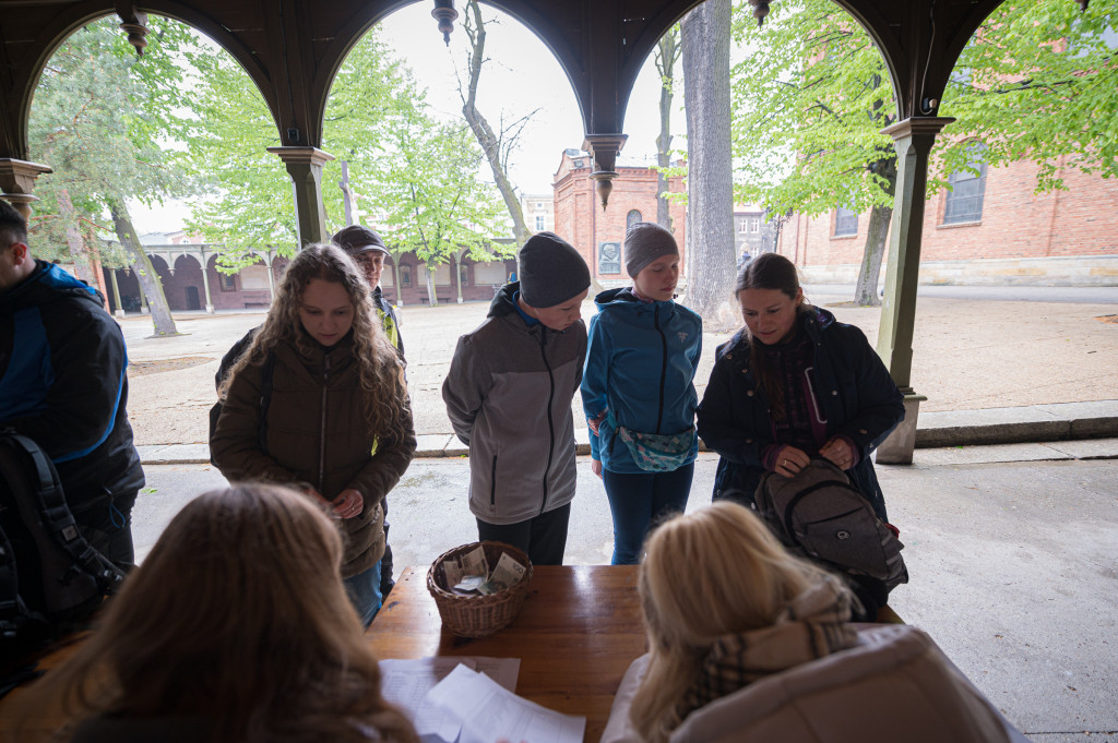 Nocna pielgrzymka z Piekar Śl. na Jasną Górę [FOTO]